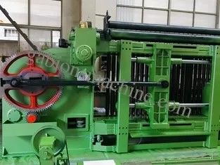 購入 4000mmは石造りのおりのための自動Gabion機械80*100mm金網に電流を通した オンライン製造