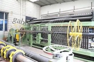 購入 3.2mmワイヤー80x100mm調節可能な溶接Gabionの網機械 オンライン製造