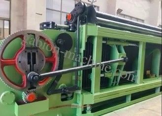 購入 3機械を作るねじれ3.0mmの直径のGIのワイヤー ネットの鶏の網 オンライン製造
