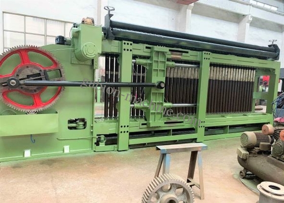 購入 PLC制御4300mm Gabion機械は土の保持のための80*100mm Gabionのバスケットに電流を通した オンライン製造